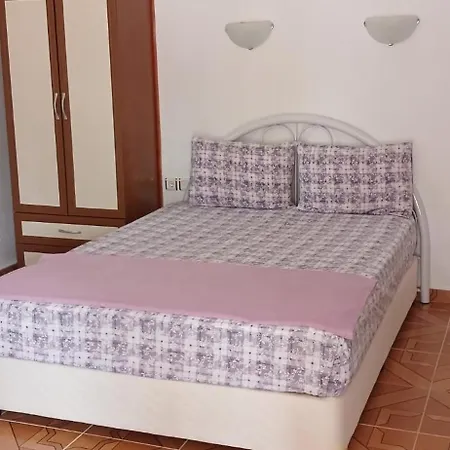 Δωμάτια σε οικογενειακή κατοικία Selin